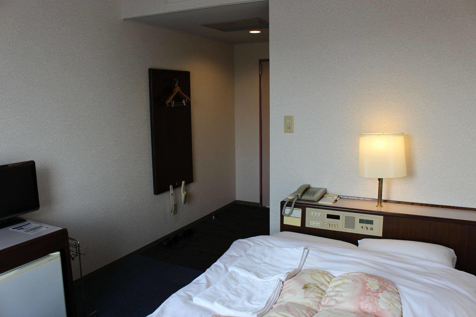Hotel Higashihiroshima Hills Saijo מראה חיצוני תמונה